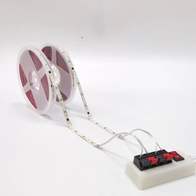 IP20 LED SMD 2835 120LEDS 110V Flexibles LED-Streifen können Sie LED-Streifenleuchten schneiden heiß verkaufen in Südamerika
