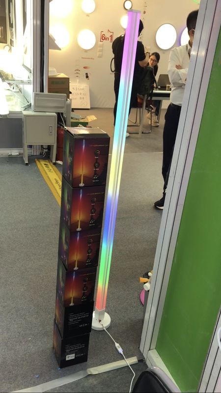 2- RGB IC Smart Corner Light Fernsteuerung Tuya Unterstützung Google Alexa LED Eckbodenlampe Für Wohnzimmer