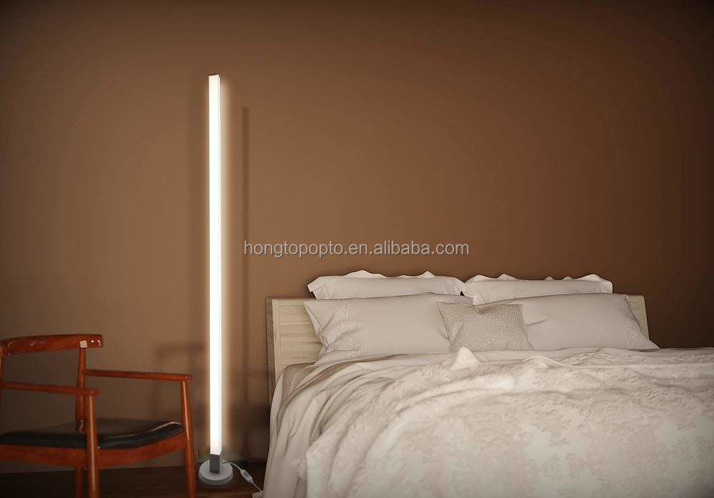 80lm/w Home Atmosphere Smart Led Fußbodenlampe mit USB-RGB-Farbänder und IR-Controller
