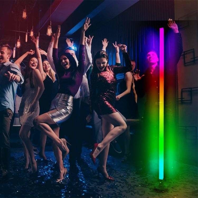 2024 Atmosphere Smart Home Light Rgb Led-Bodenlampe mit Eisenbasis und Fernbedienung