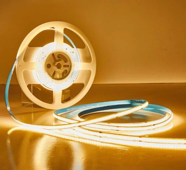 Energieeinsparung IP20 COB LED Streifenlicht 8mm PCB 300chips pro Meter mit 800lm Leuchtstrom