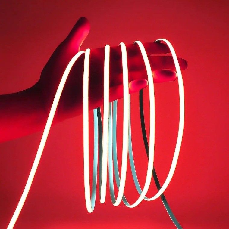 Langlebige COB-LED-Streifenleuchte mit Dämpfer 3 mm Ultra Slim 400Leds/m Weißes COB-Band 50000 Stunden Ideal